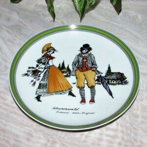 Collector Plate Black Forest Costumes HUTSCHENREUTHER Germany Vintage